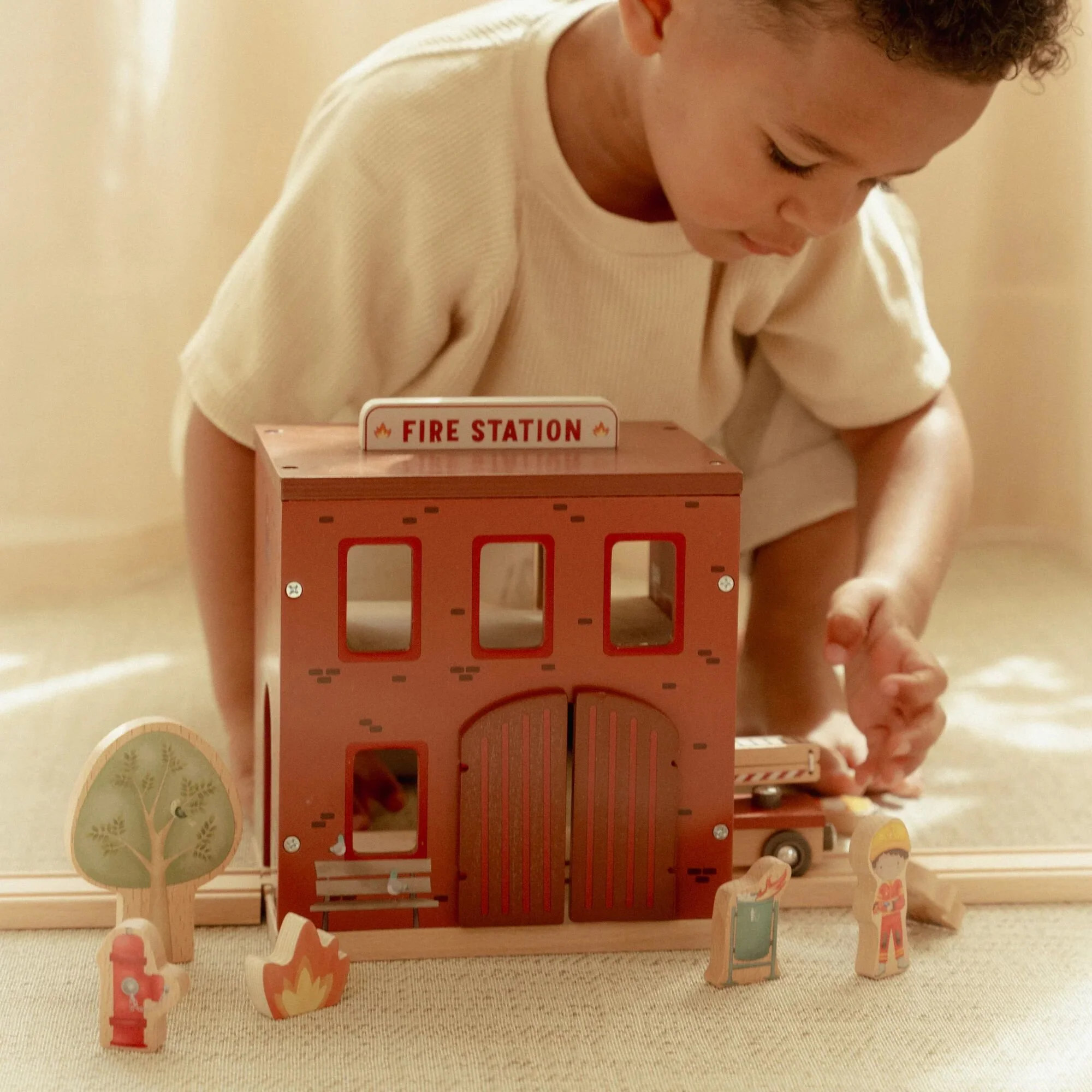 Houten brandweerkazerne – Rood – Essentials kopen? | Little Dutch
