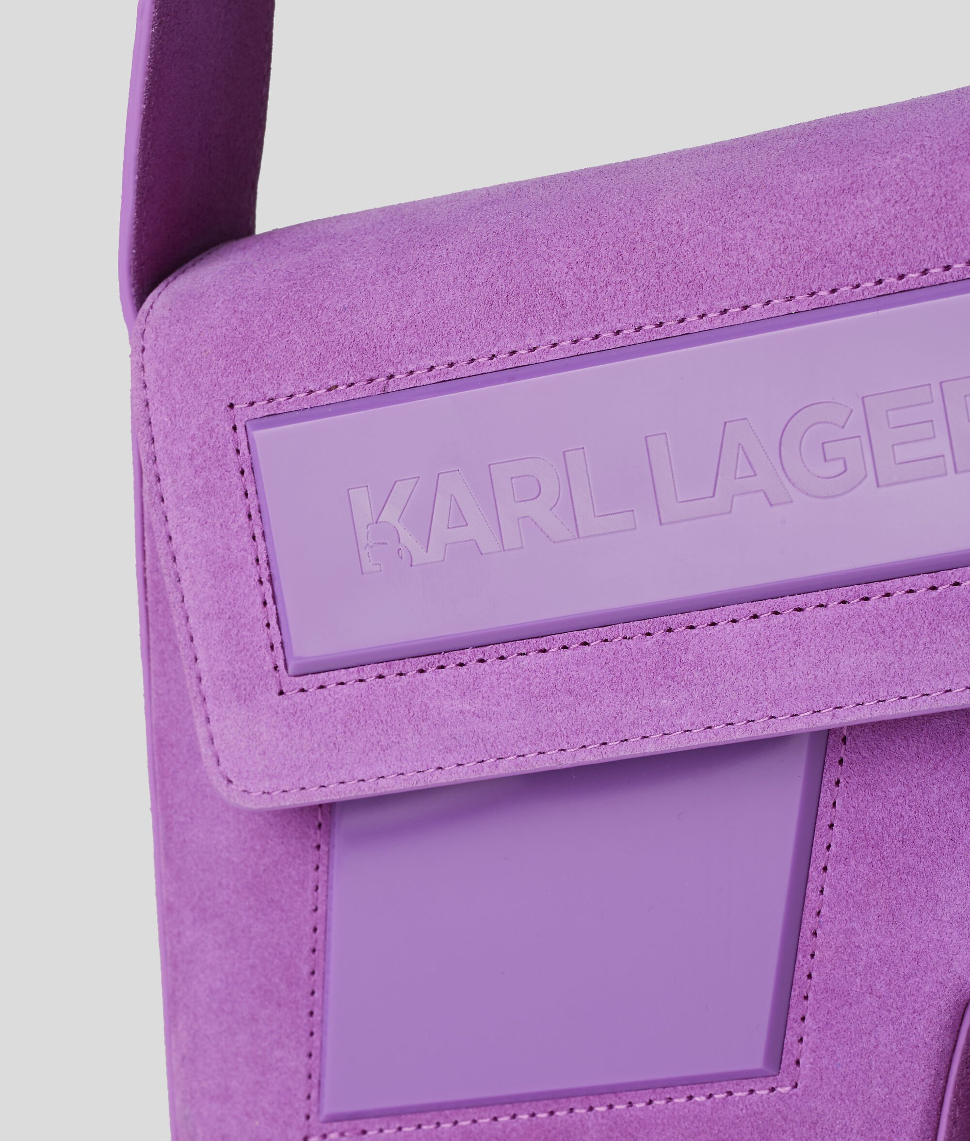 SAC PORTÉ ÉPAULE EN DAIM DE TAILLE MOYENNE IKON K