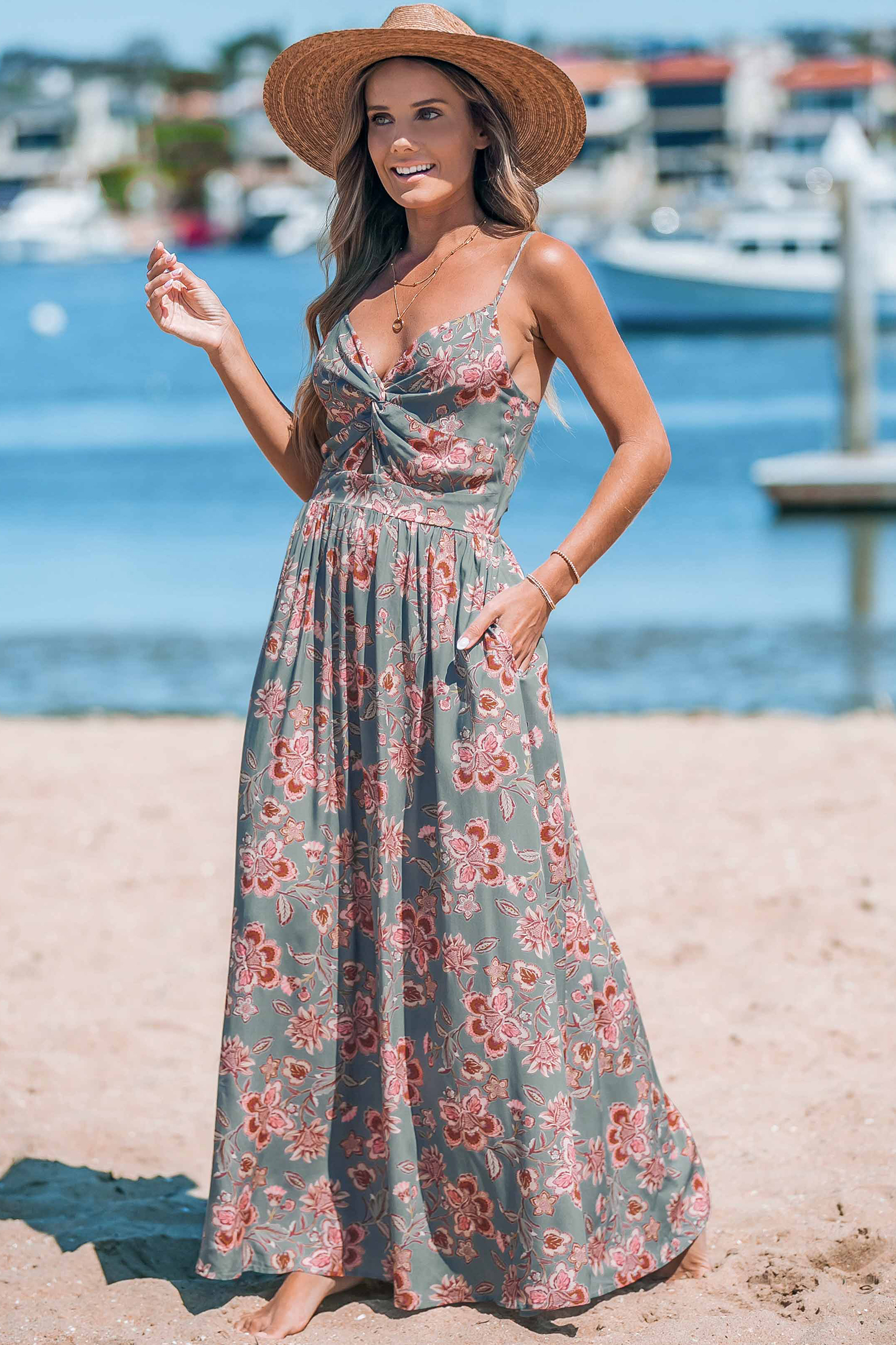 Robe maxi fleurie avec col en cœur torsadé avec trou de serrure