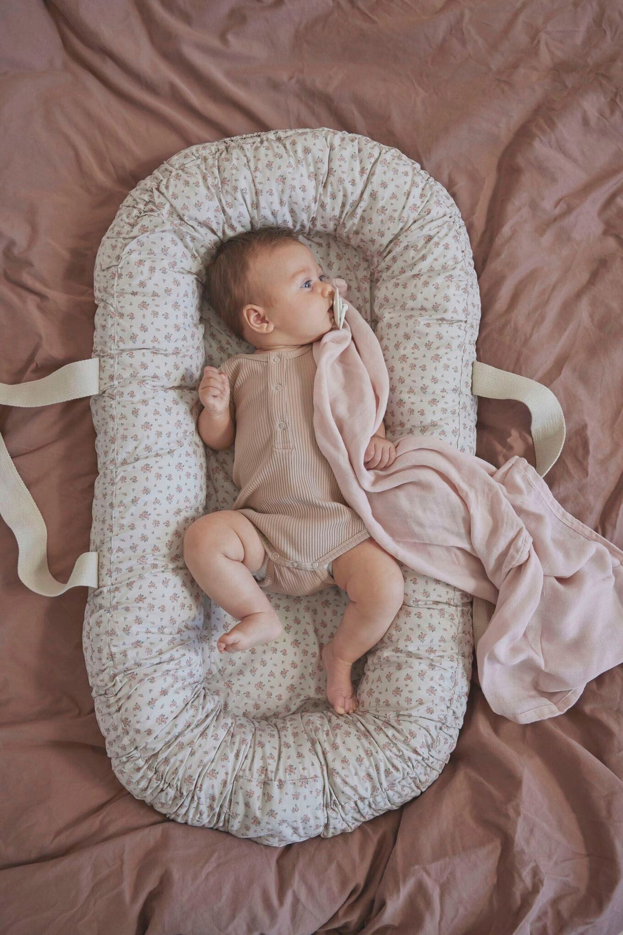 Elodie Babynestchen tragbar - Autumn Rose