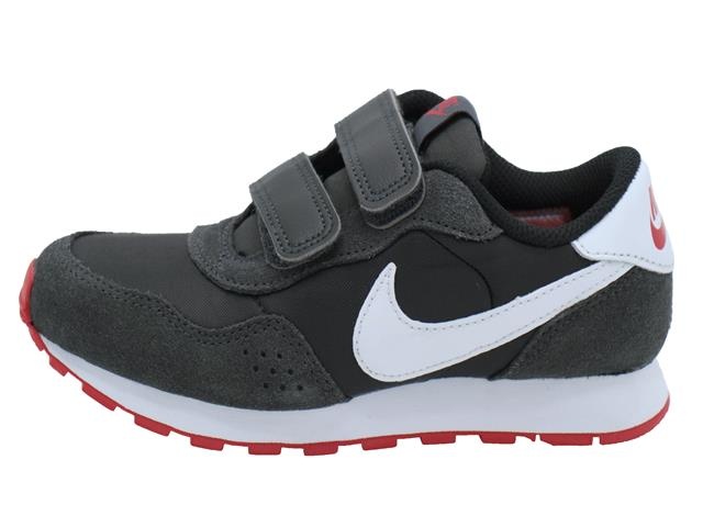 Nike MD Valiant