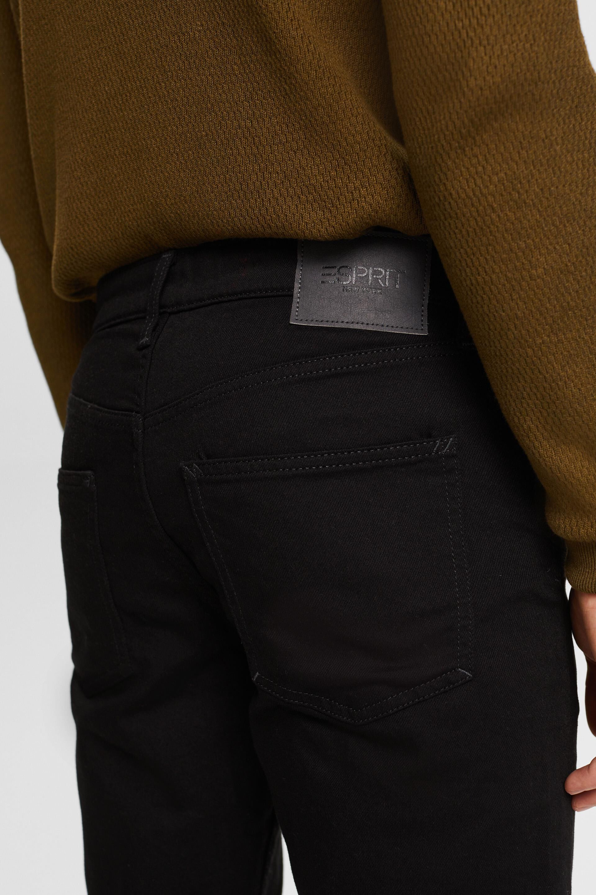 En matière recyclée : jean de coupe Straight Fit