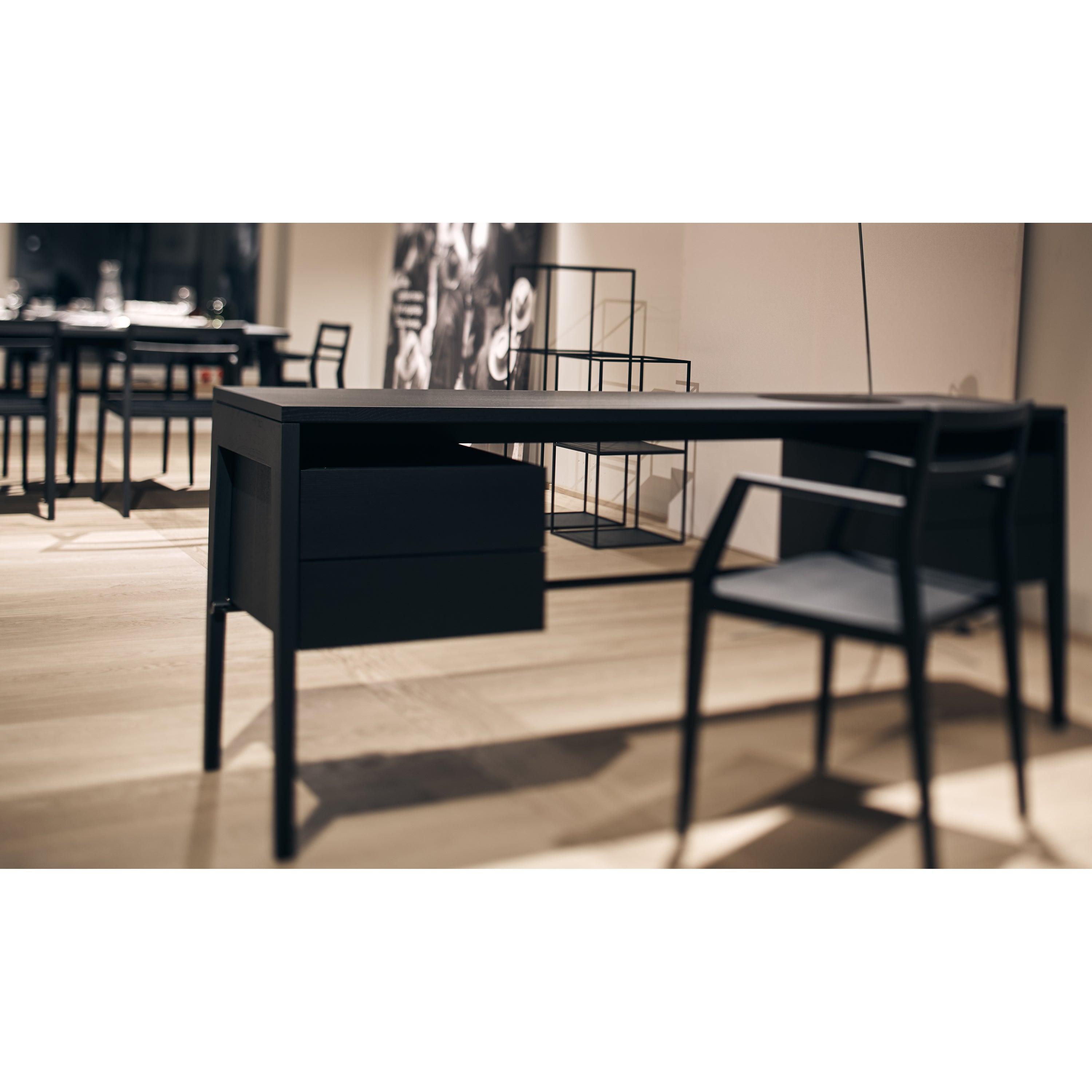 MINT Furniture Bureautafel, 180 x 55 x 75 cm, Zwart gebeitst eiken