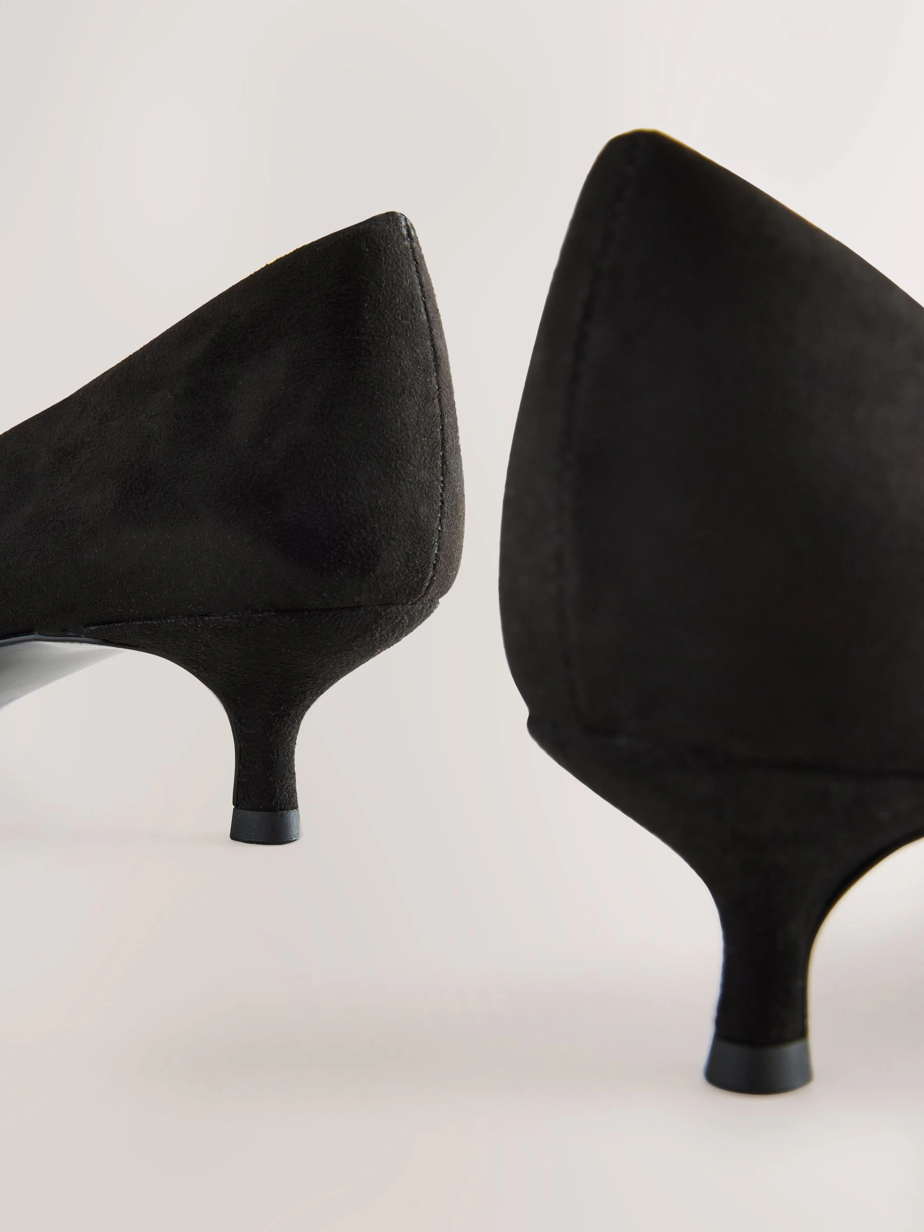 Zwart - Puntige lage naaldhakken schoenen