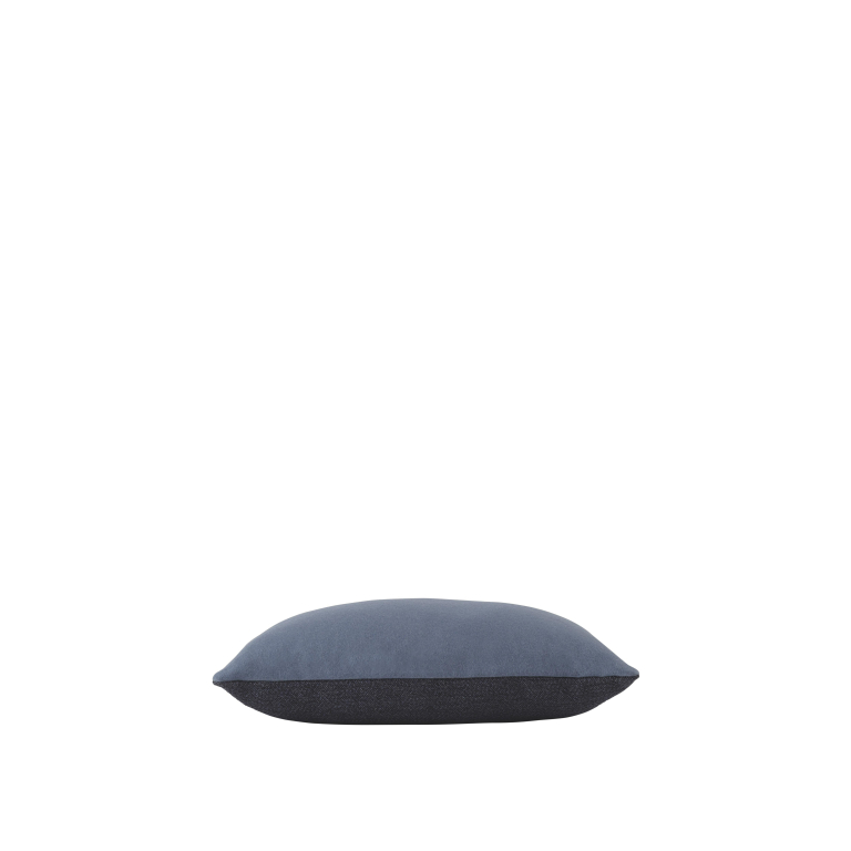 Muuto Mingle kussen 35x55 koperbruin/lichtblauw