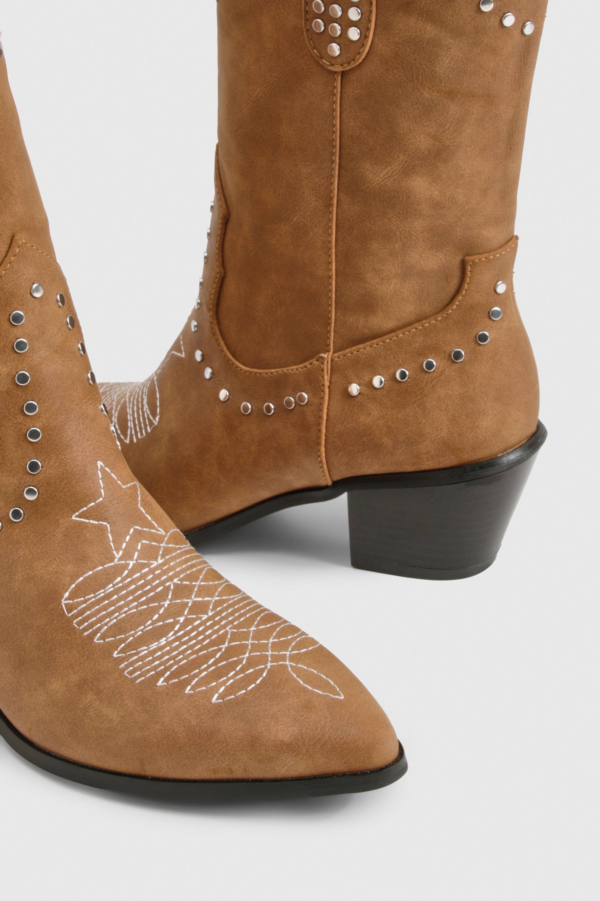 boohoo Bottes Western à chevilles cloutées
