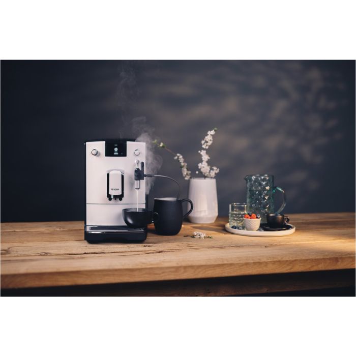 Nivona Kaffeevollautomat CafeRomatica NICR 560 // 1kg Nivona Kaffee gratis