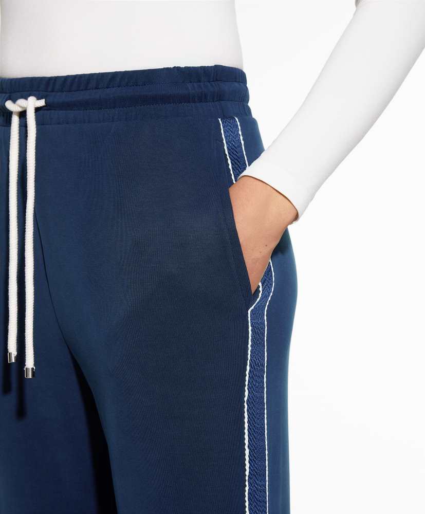Calça flare em modal com aplique lateral