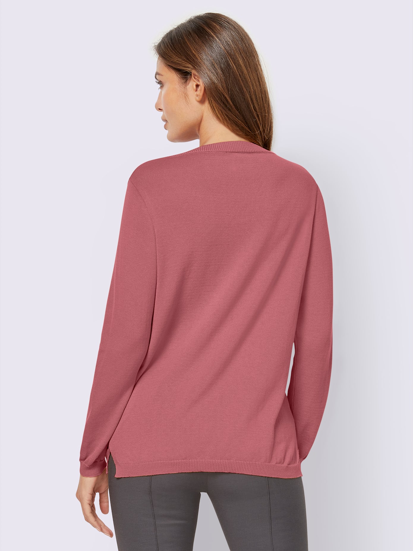 Pull tricoté en coton pima col en v et manches longues avec finitions côtélées