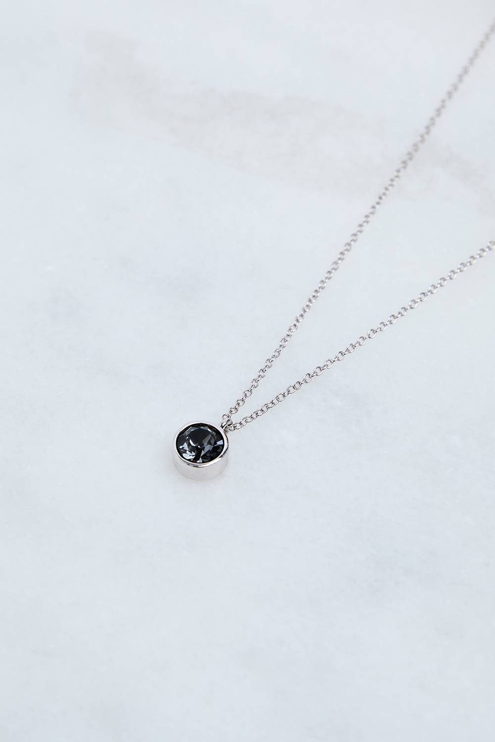KarenMillen Pendentif Solitaire en Cristal Européen Serti à la Main