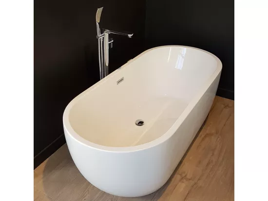 Baignoire îlot design ovale BOSTON blanche 142 cm