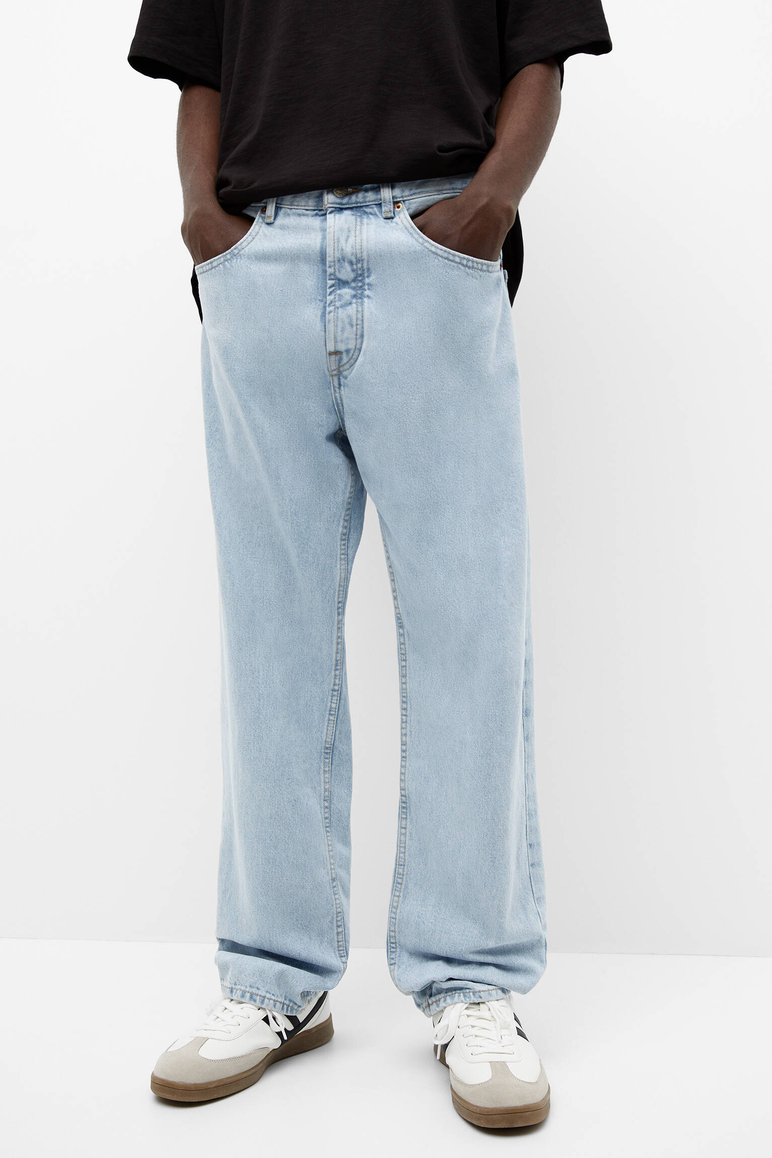 Calça jeans reta e folgada - Azul claro