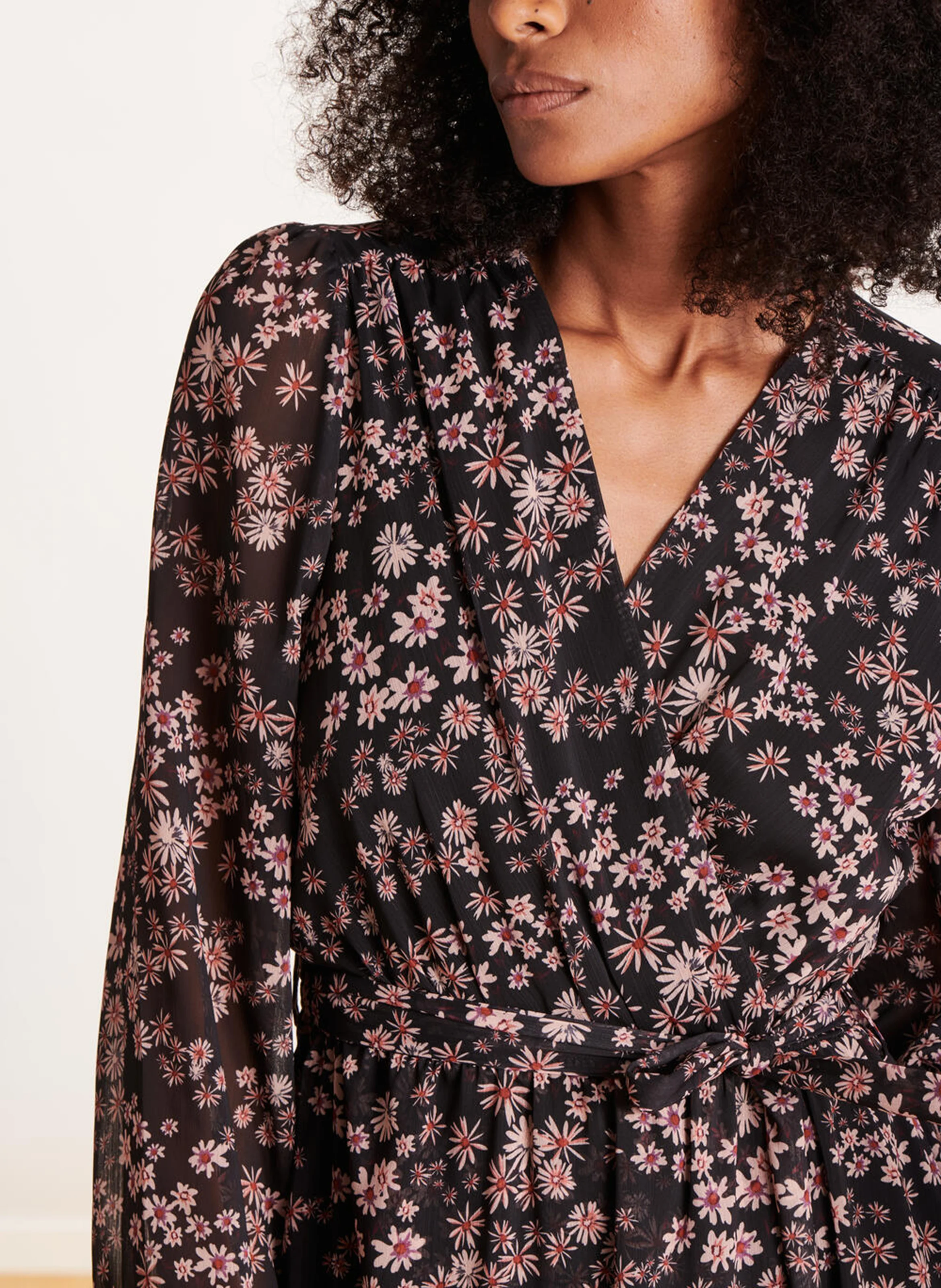 Robe longue cache-coeur à imprimé fleuri| Noir