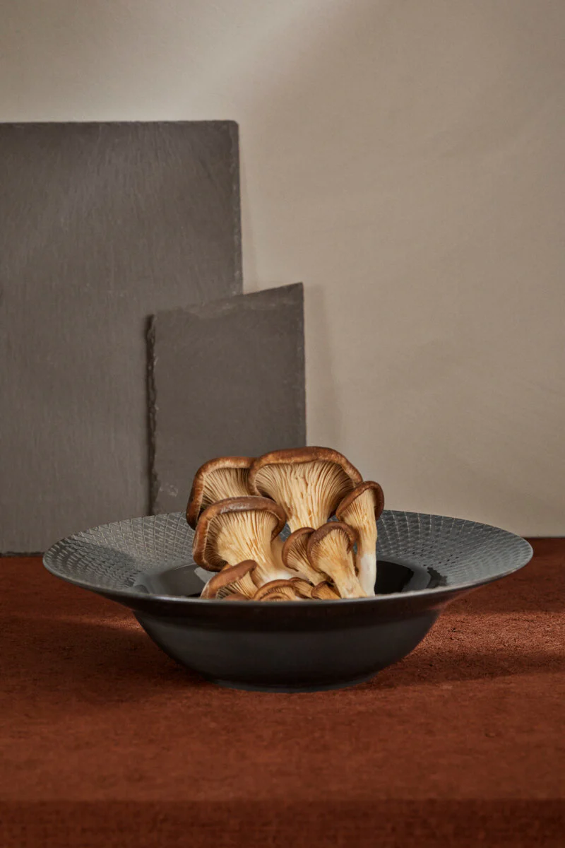 Lyngby Porcelæn  Rhombe Earth Dyb tallerken, slate - Ø24.5 cm.
