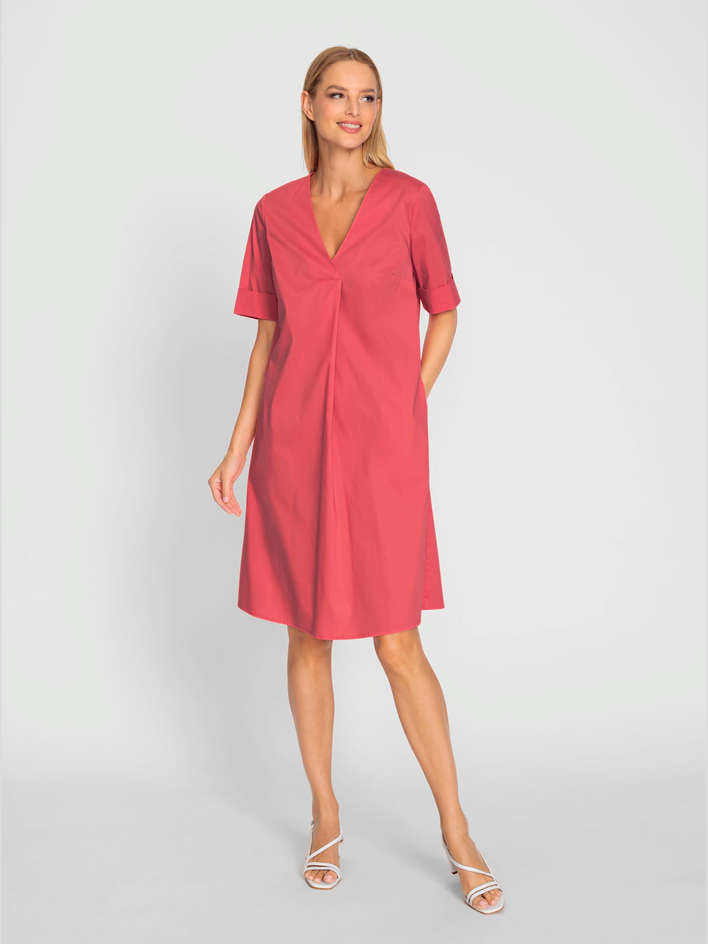 Robe manches à revers fixe