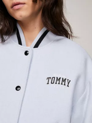 Jaqueta bomber cropped acolchoada estilo universitário