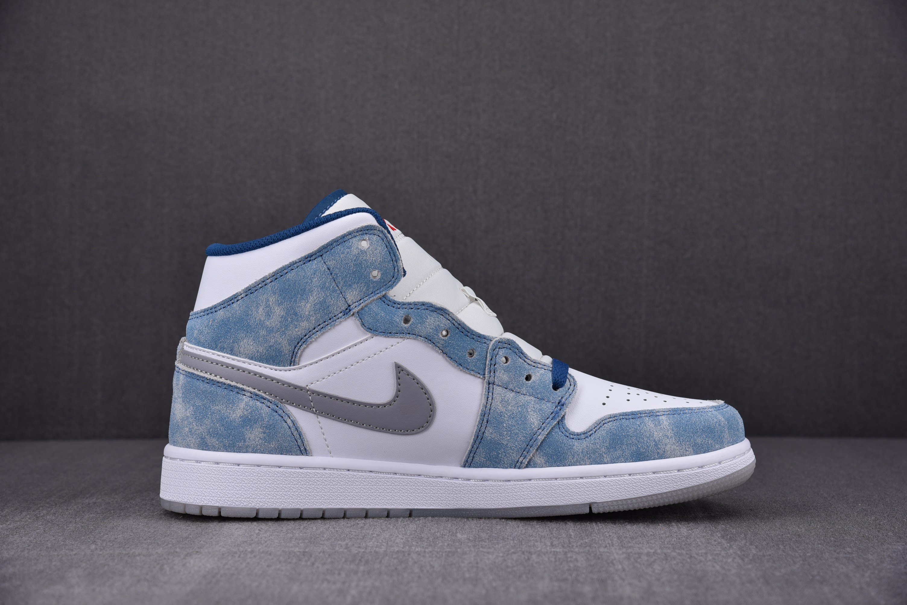 Jordan 1 Mid French Blue Fire Red