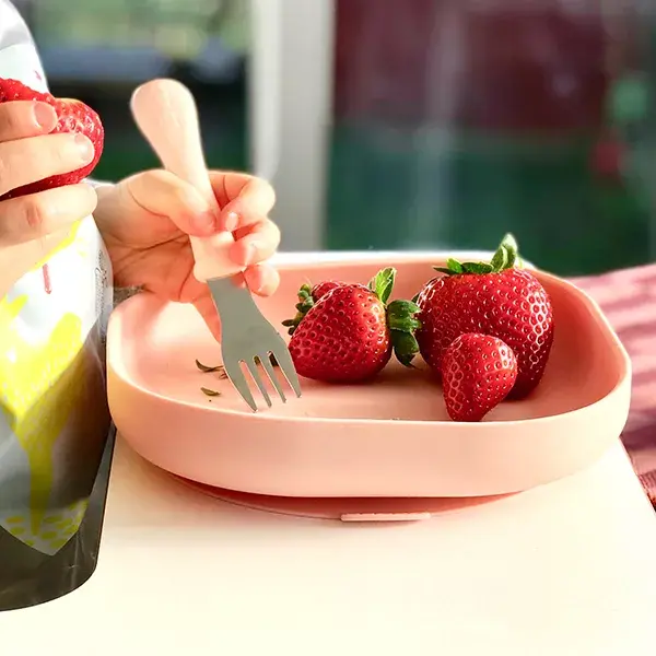 Conjunto de refeição de silicone Béaba com 4 peças, rosa