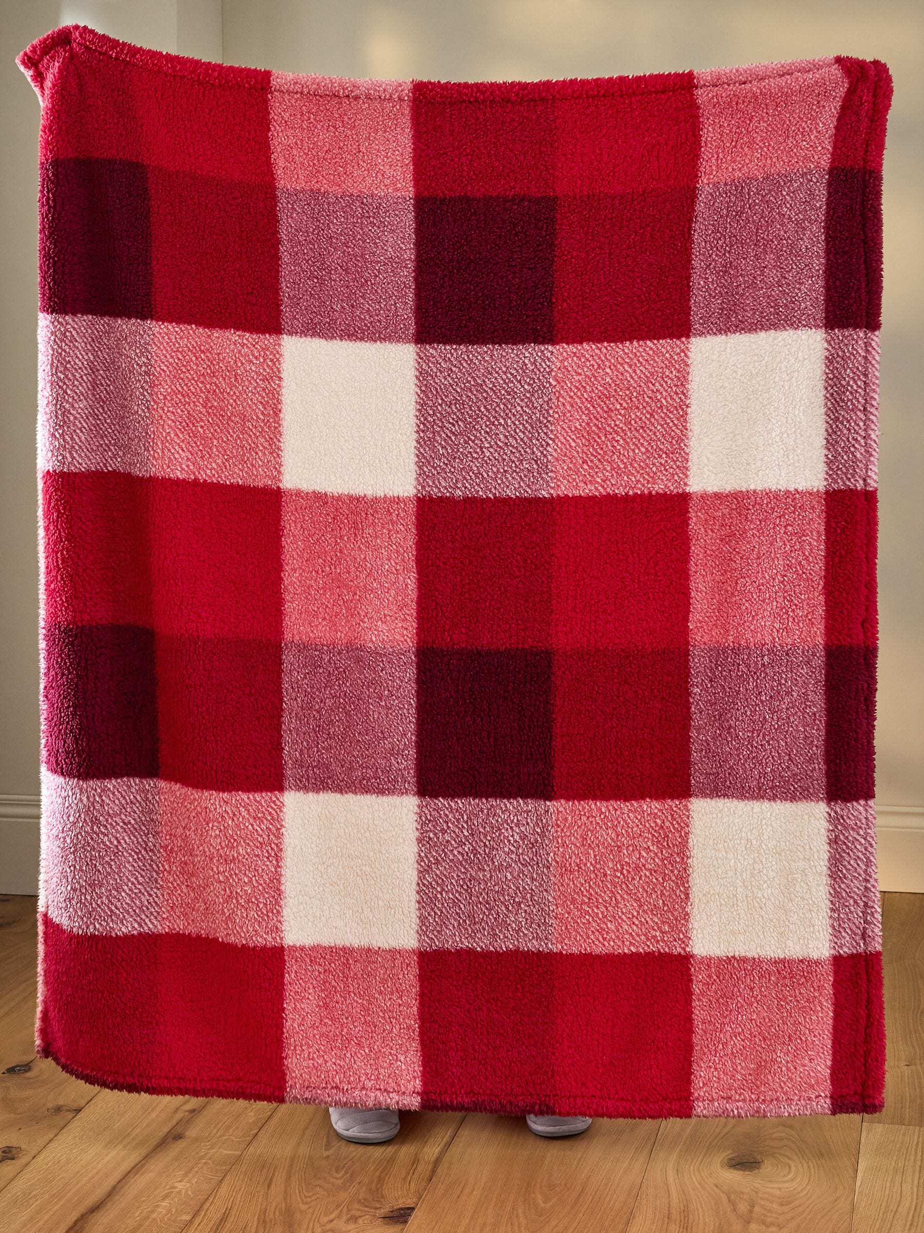 Cosy Check Throw