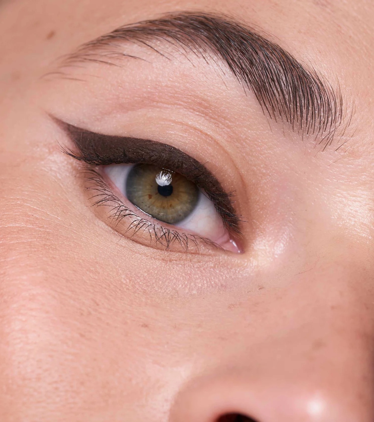 Saigu Cosmetics - Lápis de Olhos Infinity Liner - Castanho Escuro