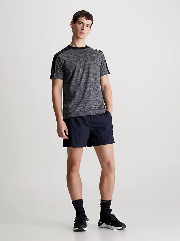 Camiseta de ginástica em tela com logotipo