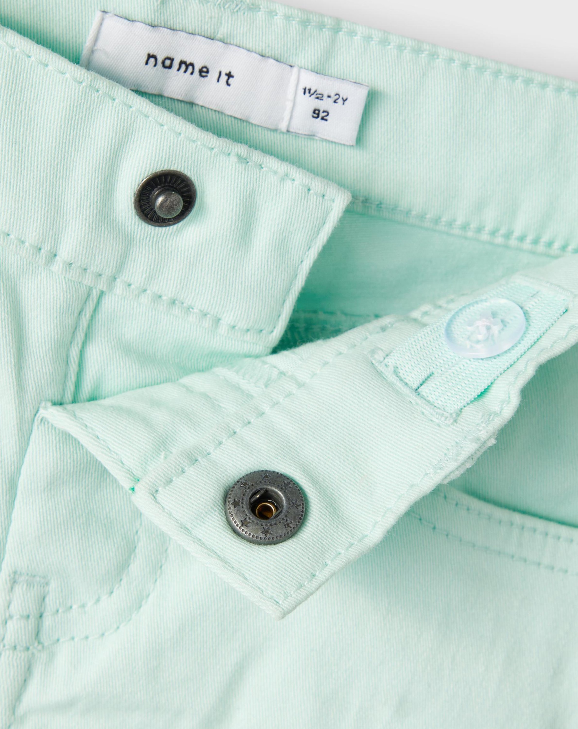 Chino-Shorts NKMSOFUS TWIISAK in fair aqua