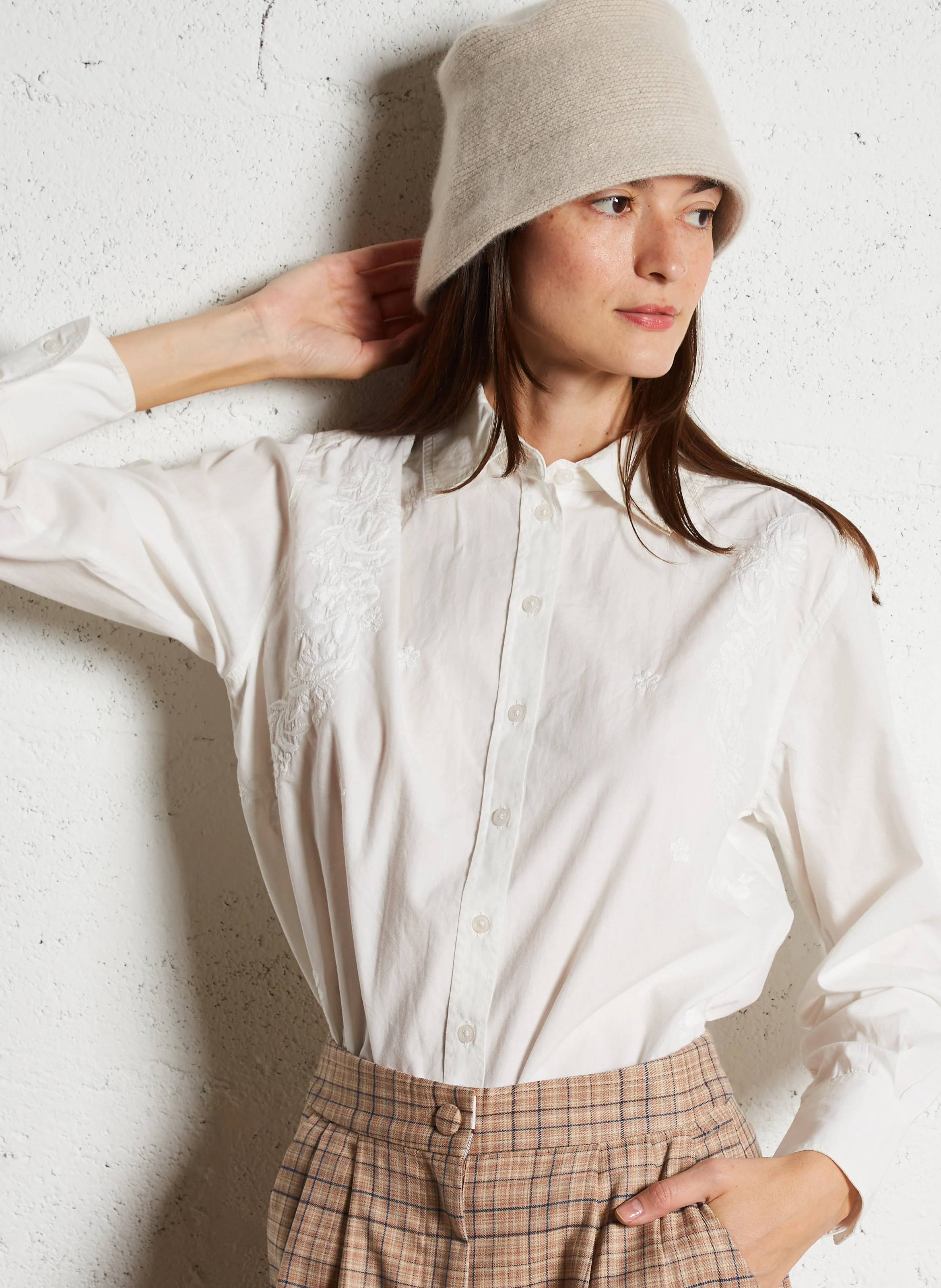 LUCINDA - Chemise col classique droit en coton brodé | Blanc