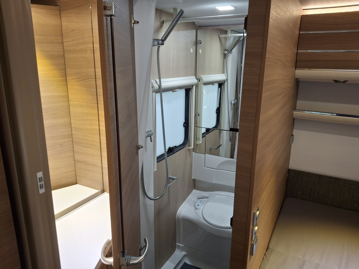 Adria Adora 462 UP 2020 caravan