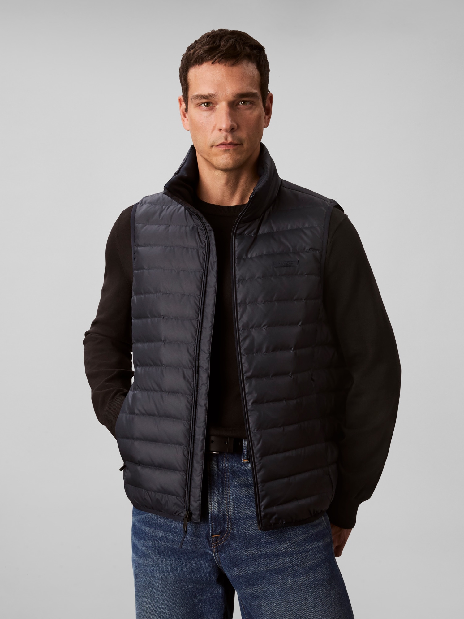 Calvin Klein Steppweste »SLVLSS LT WT NYLON PUFFER VEST« Mit Rundhalsausschnitt
