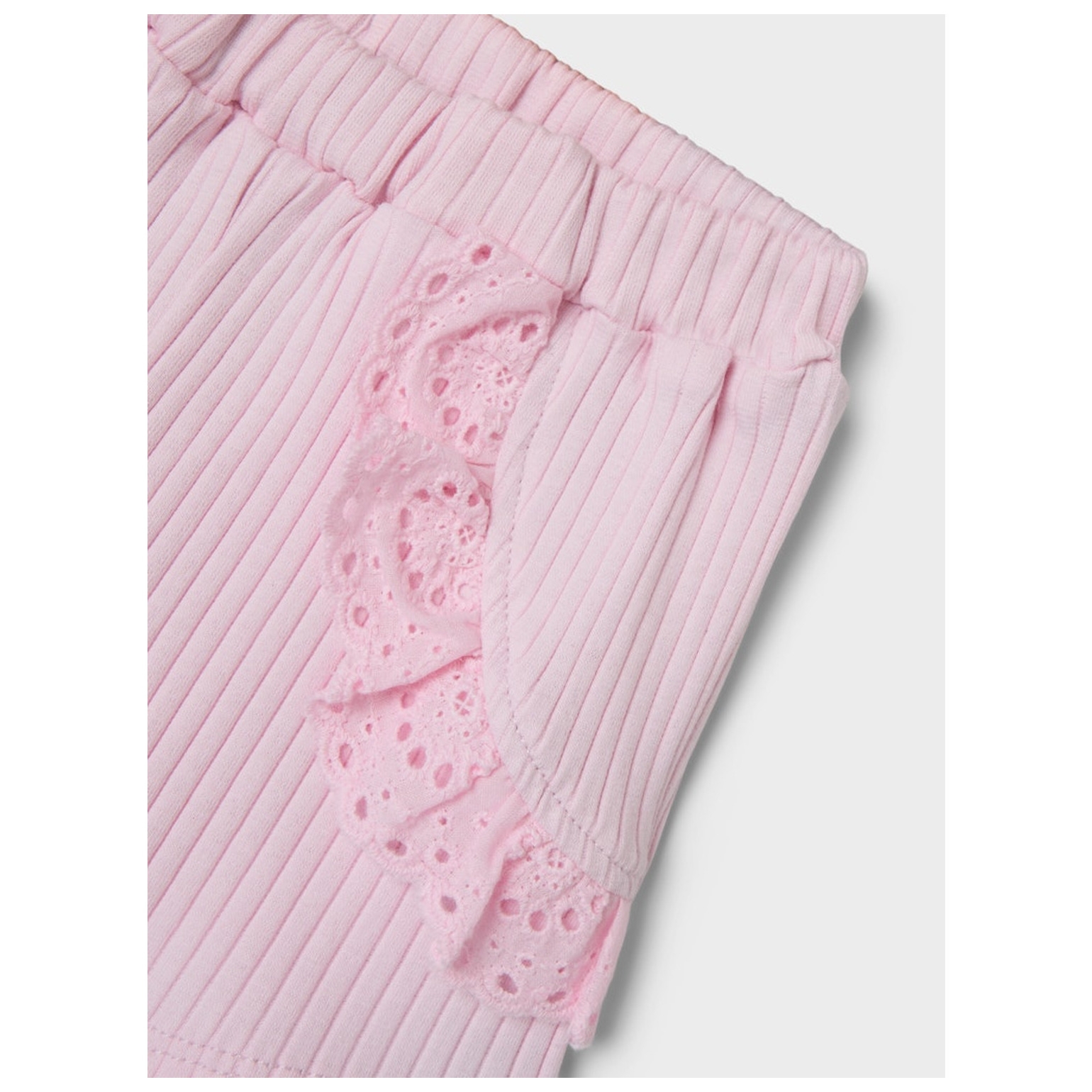 name it NBFFENNAS SHORTS