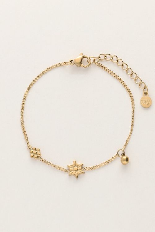 Minimalistische armband met bloemen & balletje