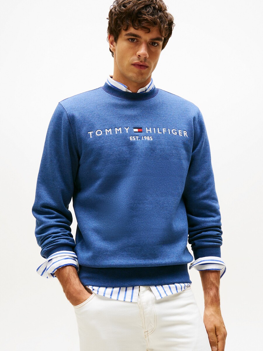 Suéter TOMMY HILFIGER com gola redonda e estampa na frente.