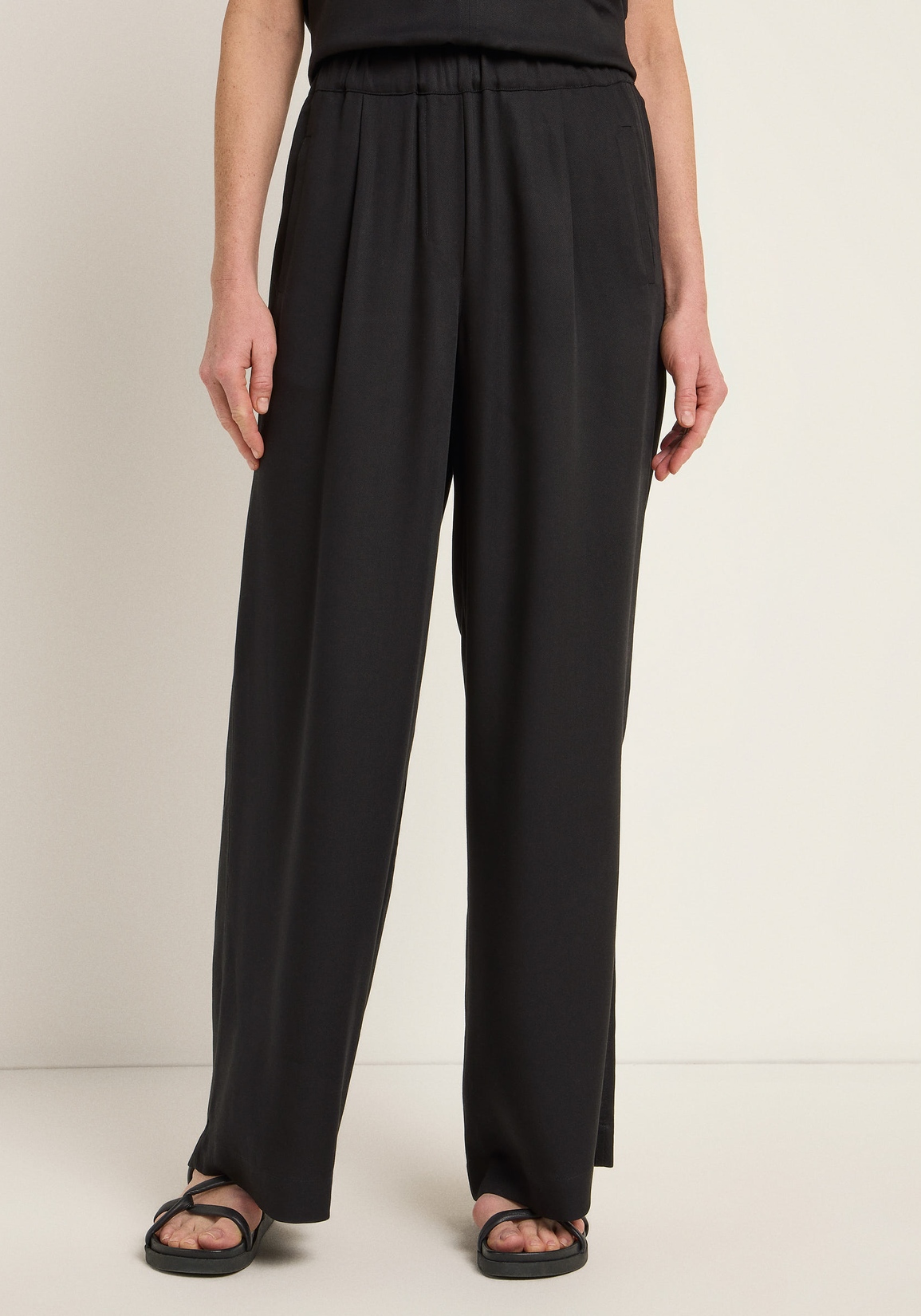 Lanius Hose mit weitem Bein Black