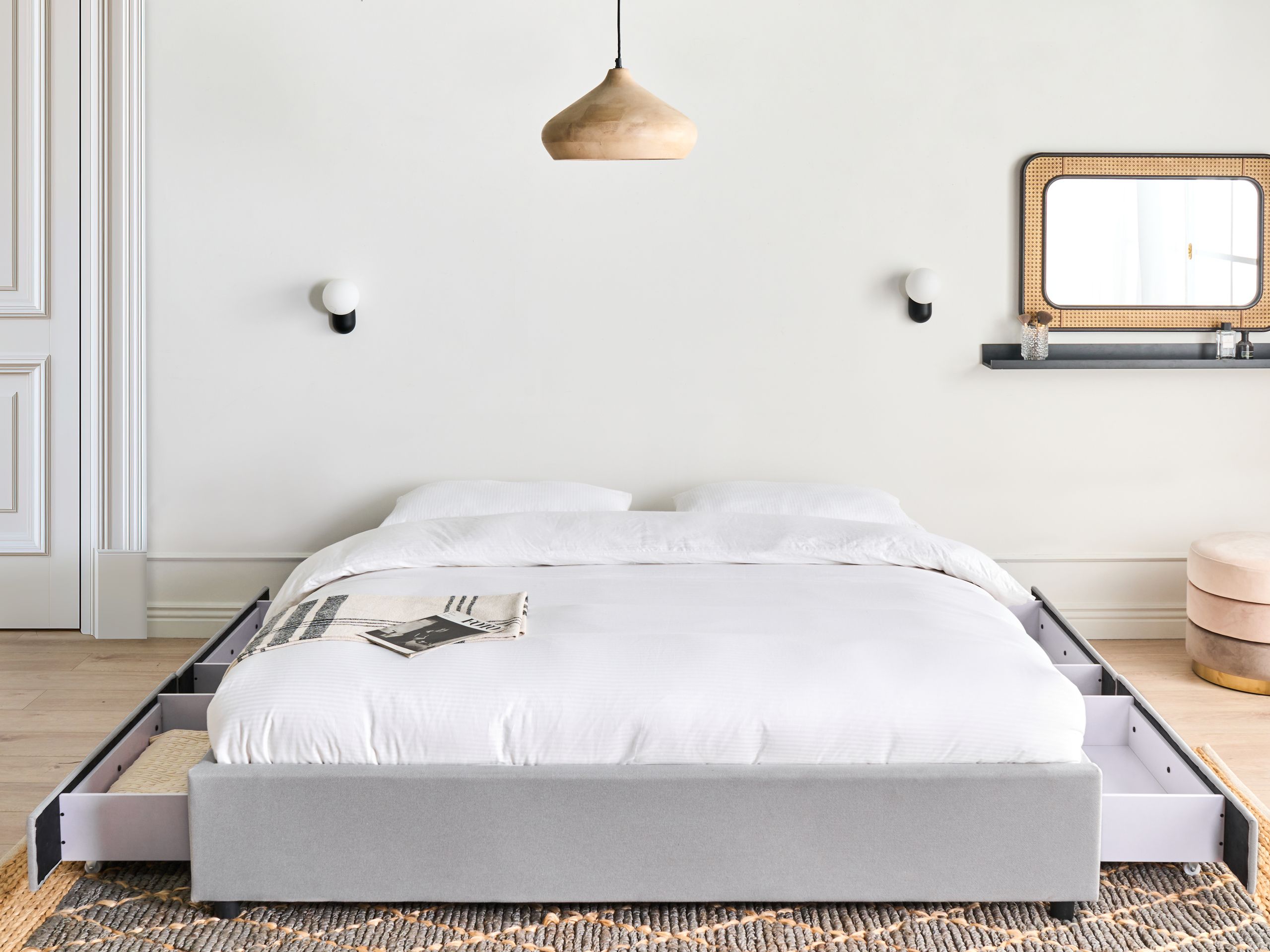 Beliani-PRADES-Bed met opbergruimte-Lichtgrijs-180 x 200 cm-Polyester