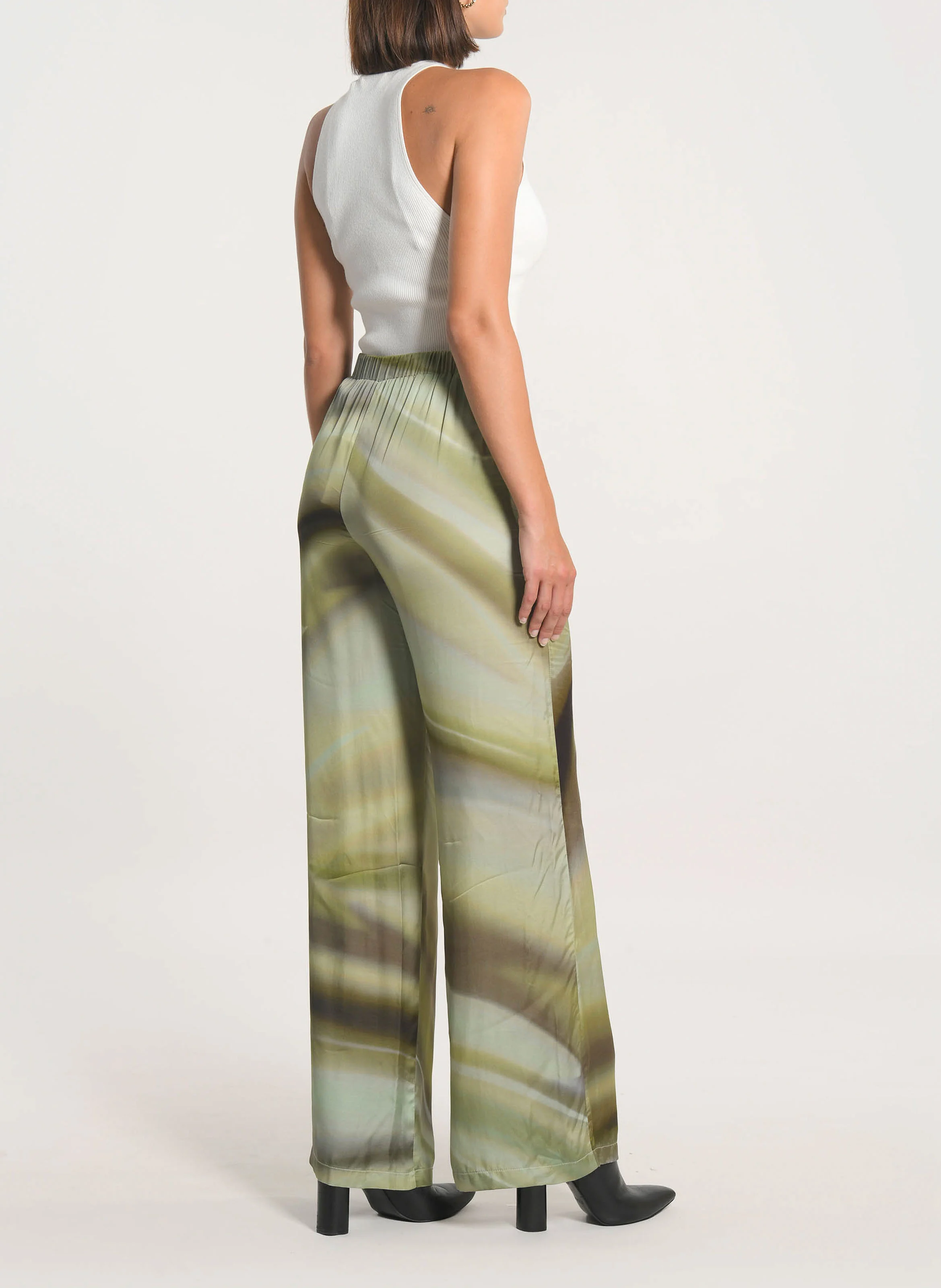 NIKITA - Pantalon large imprimé | Kaki