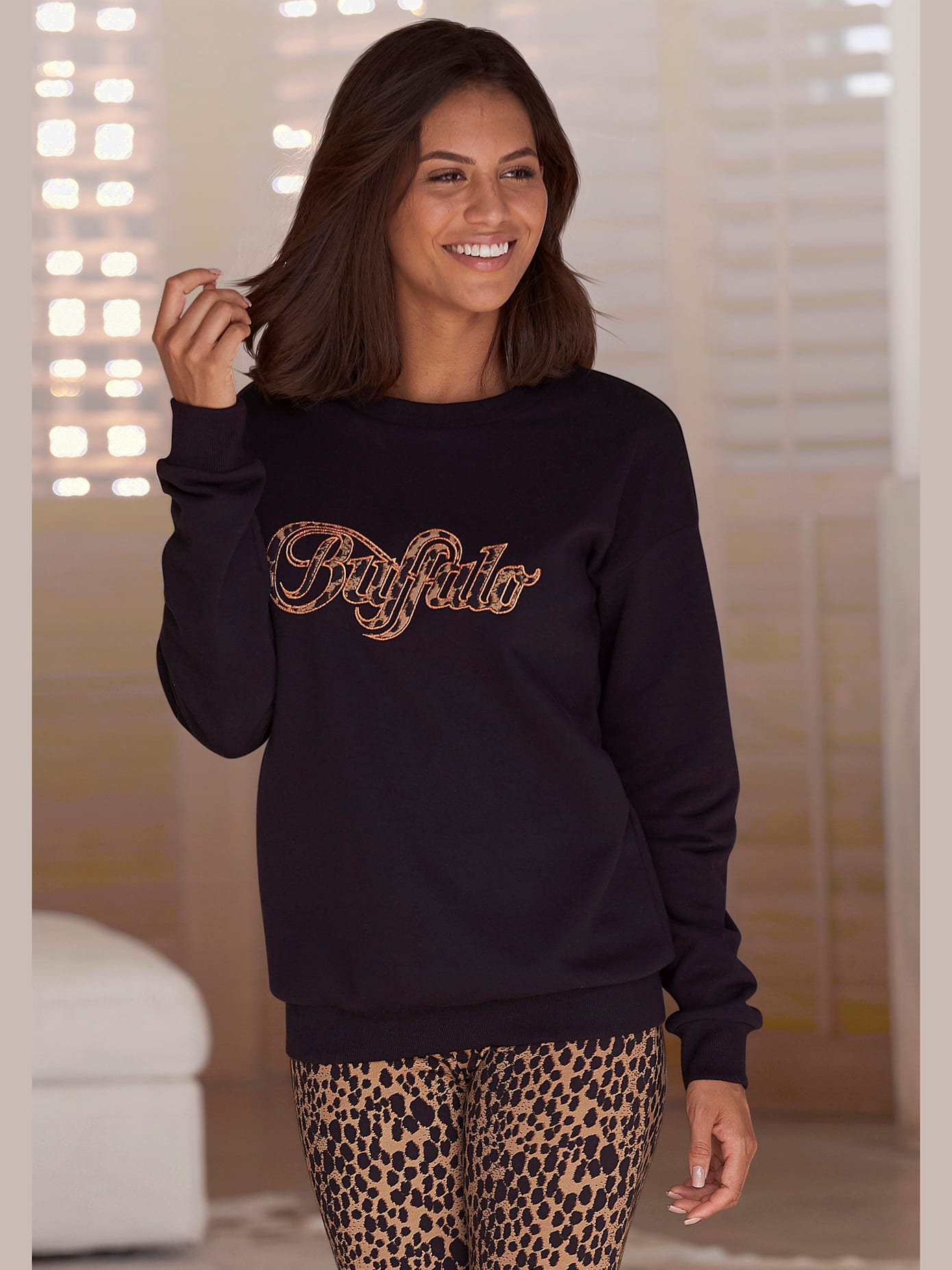 Sweatshirt