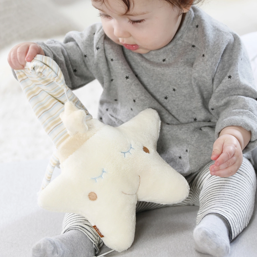 fehn® Spieluhr Stern mit Mütze - Baby Love