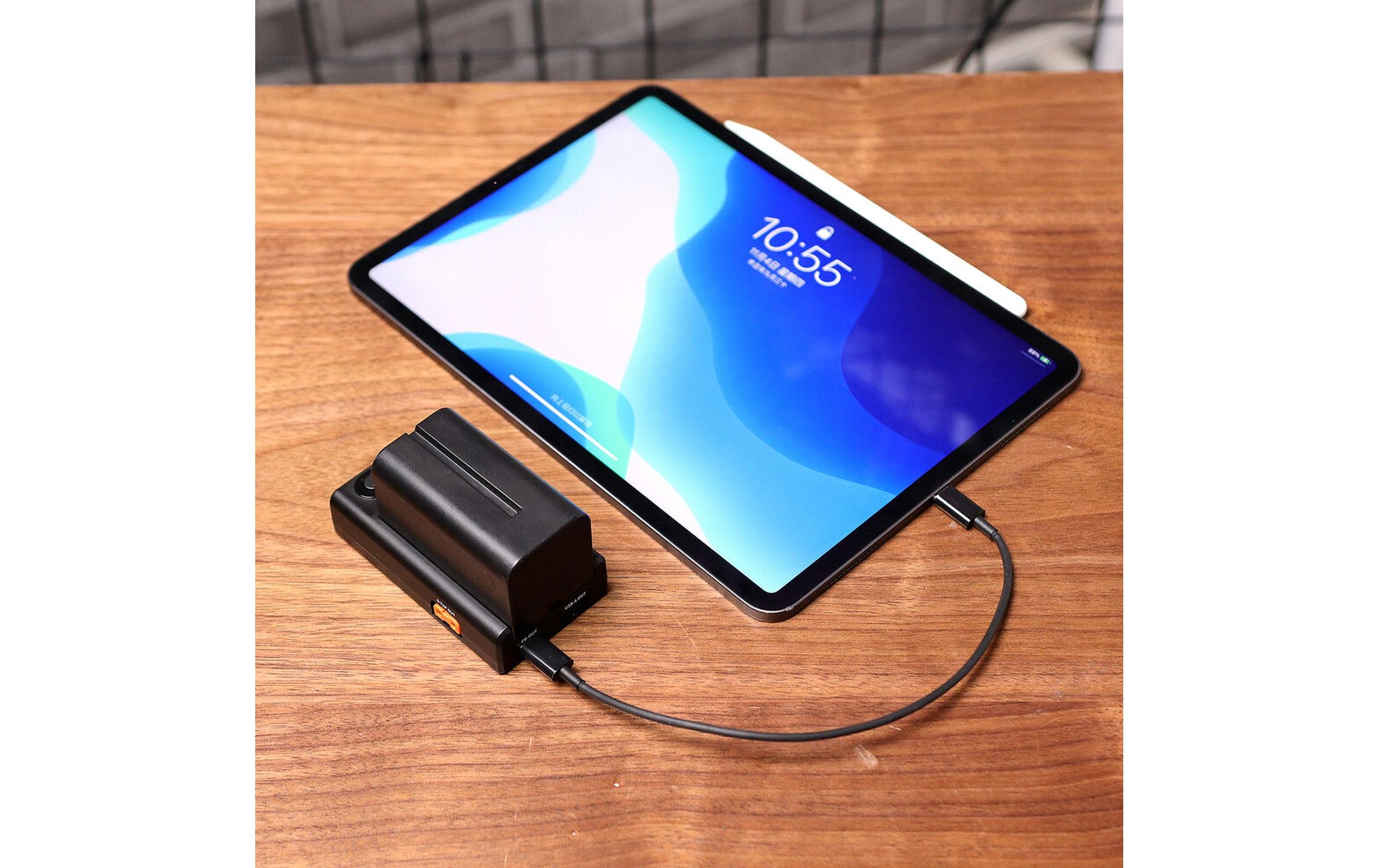 Ladegerät NP-F01Ulanzi NP-F01 Multifunktionales Akku-Ladegerät/Netzteil für Sony L-Serie, AC, Chemie-Li-Ion, 1 Position, W/O-Ausgang, USB, Quick Charge