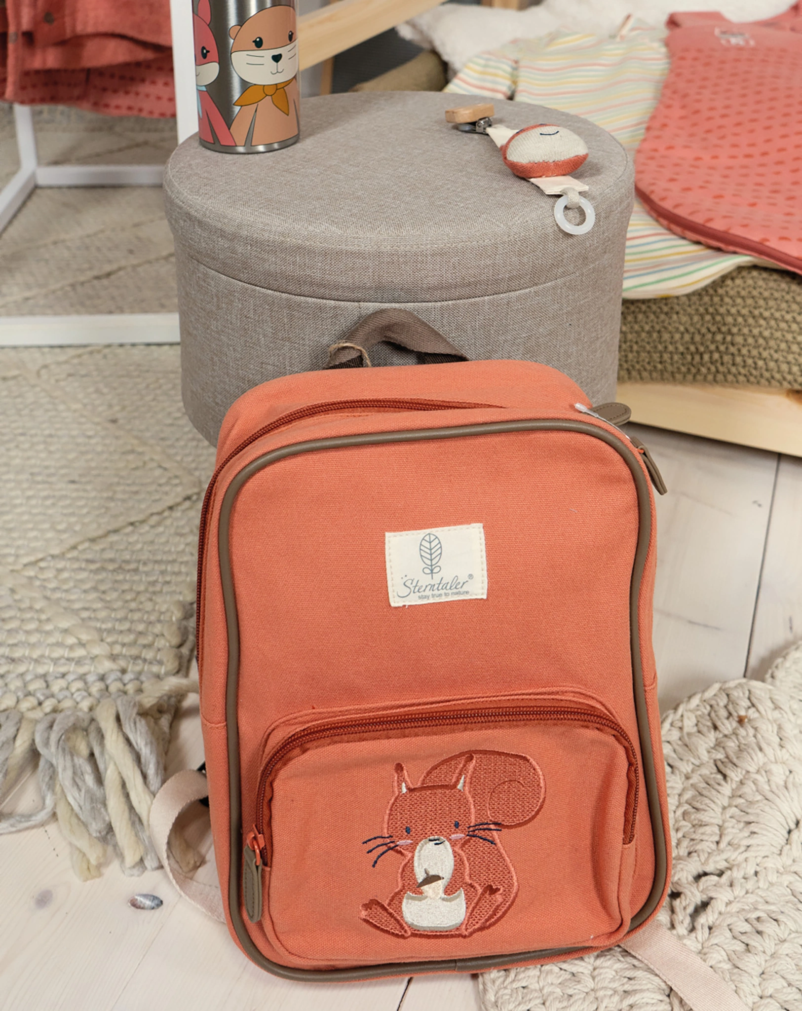 Kindergarten Rucksack ENNA EICHHÖRNCHEN (28,5x22x10) in rot