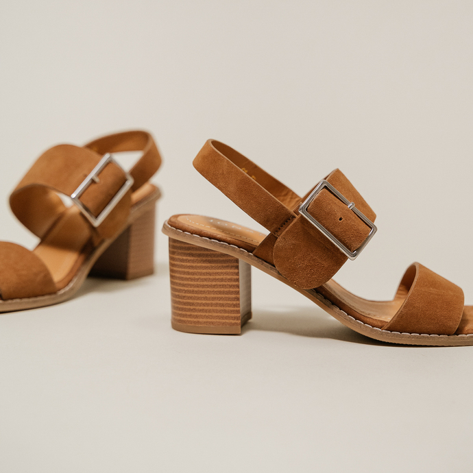Sandales à talons et brides  en velours cognac