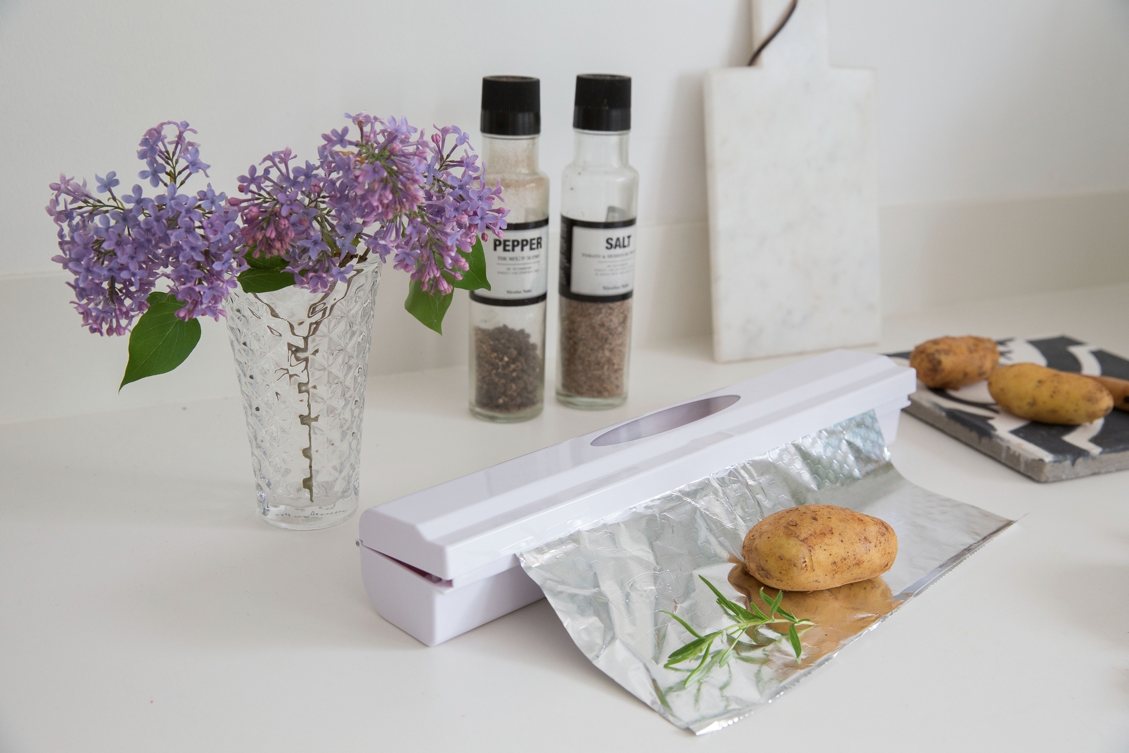 WENKO Folienspender »Modell Perfect-Cutter« für Folienrollen bis 33 cm Breite, für Alufolien und Frischhaltefolien
