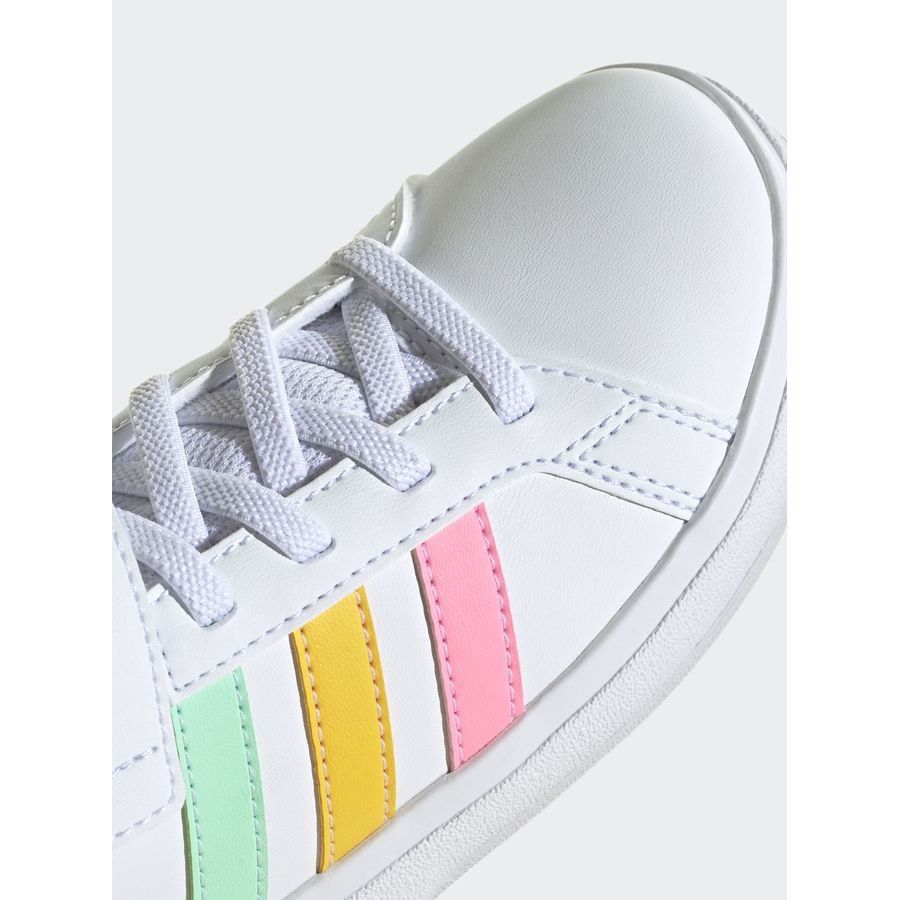 Adidas Chaussure à lacets élastiques et bride sur le dessus Grand Court Court