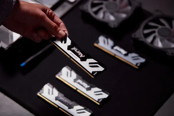 Kingston FURY Renegade - DDR5 - modul - 48 GB - DIMM 288-PIN - 6000 MT/s / PC5-48000 - CL32 - 1.35 V - ikke bufferet - on-die ECC - sølv/sort