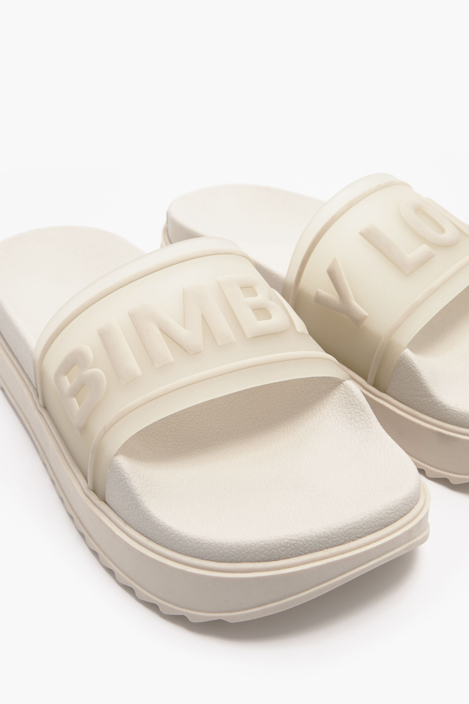 Chinelo plataforma com logo branco