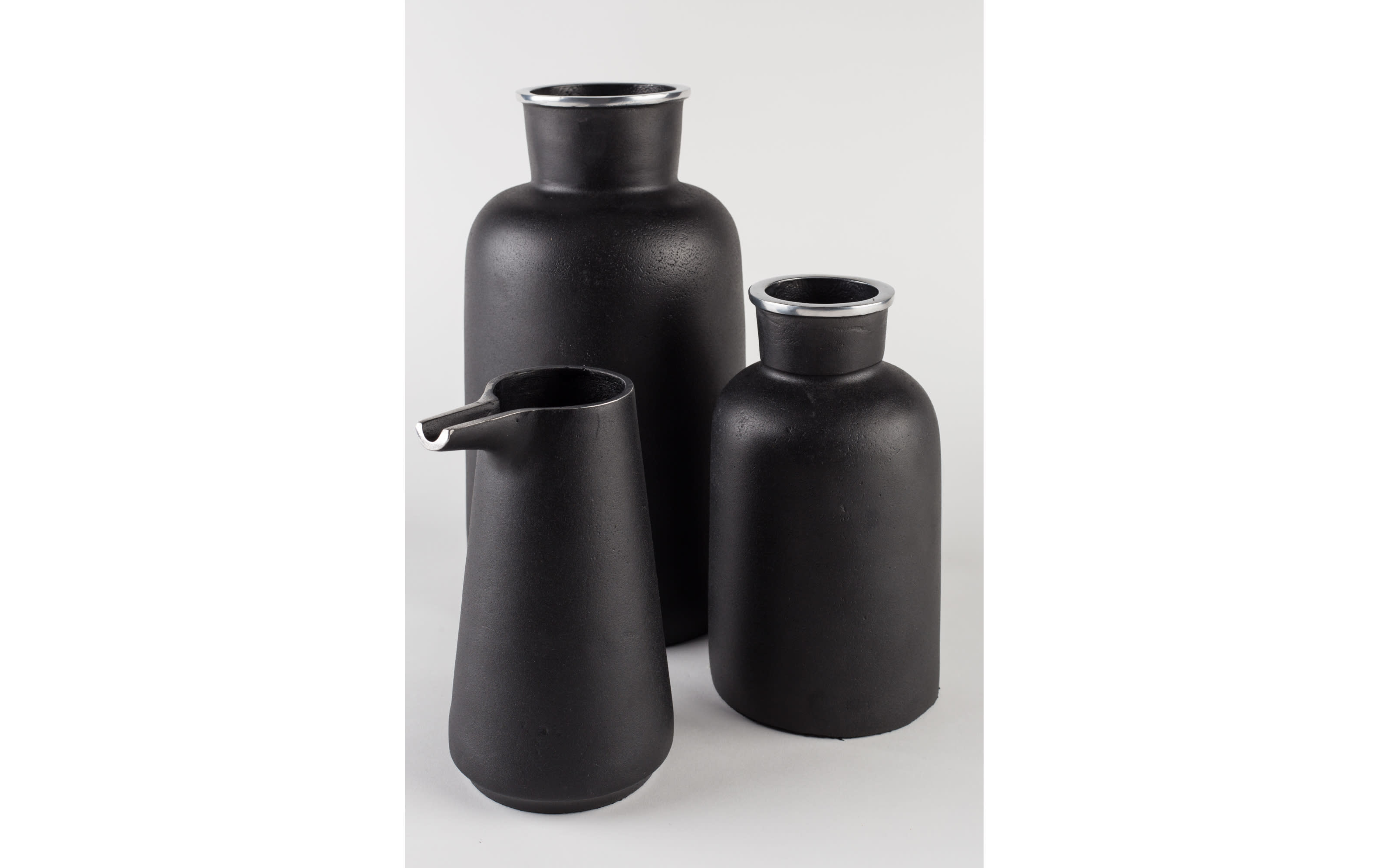 Vase Farma M aus Aluminium in schwarz, 23 cm