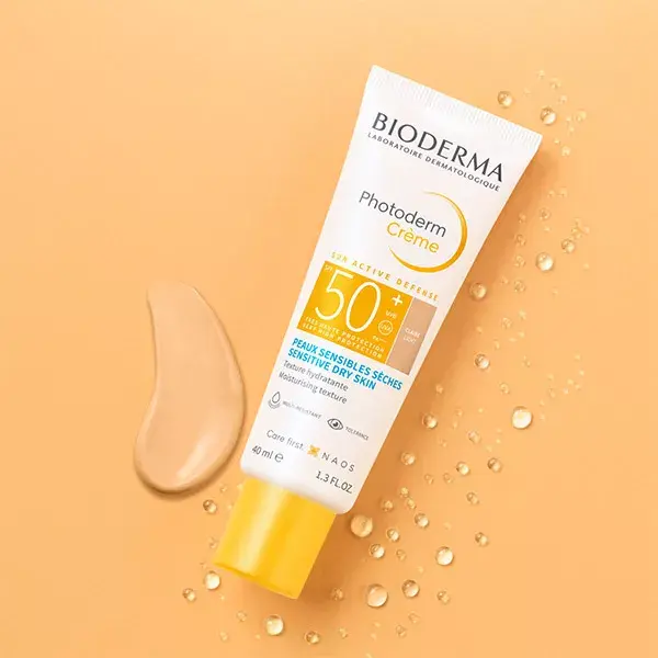 Protetor solar com cor Bioderma Photoderm Max para pele seca e sensível FPS 50+ 40ml