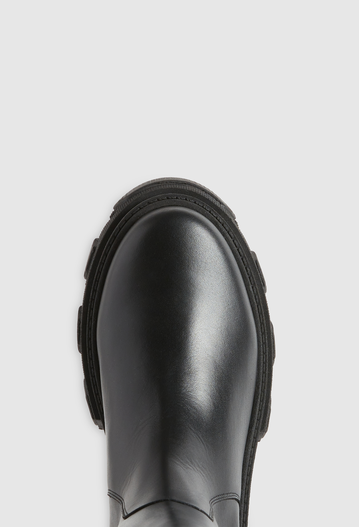 Bottes noires cuir &agrave; semelles epaisses