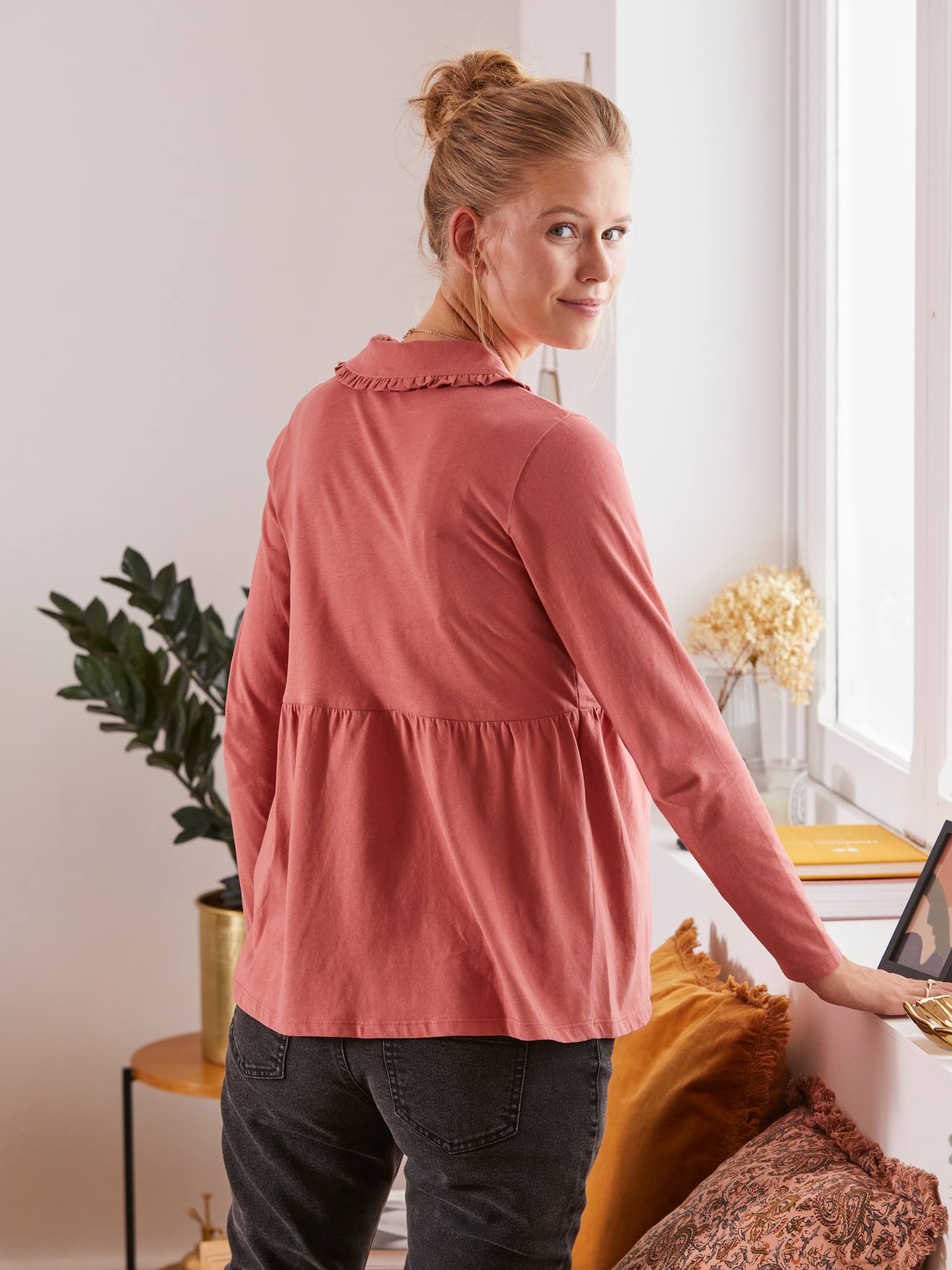 Blusa de maternidade e amamentação rosa escuro lisa com gola franzida