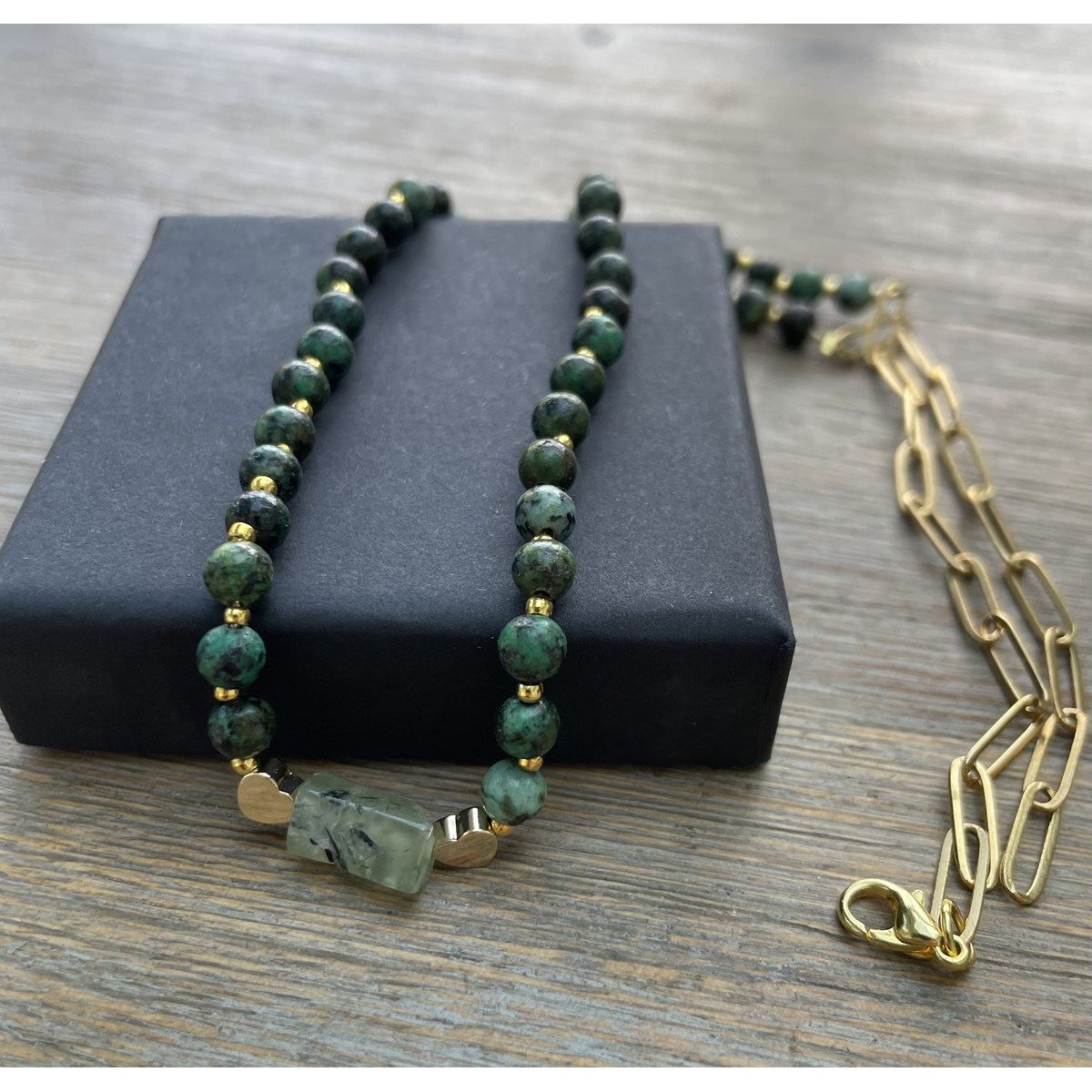 Collier perles de turquoises africaines