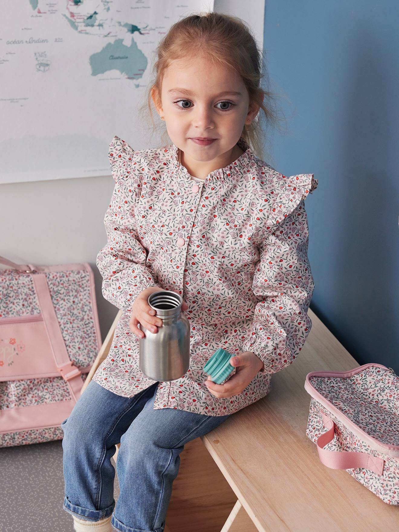 Vestido de bebê com flores, mangas e babados, personalizável, rosa para menina.